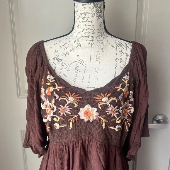 Shyanne Women's Embroidered Mesh Crinkle Mini Dress - Picture 5 of 11